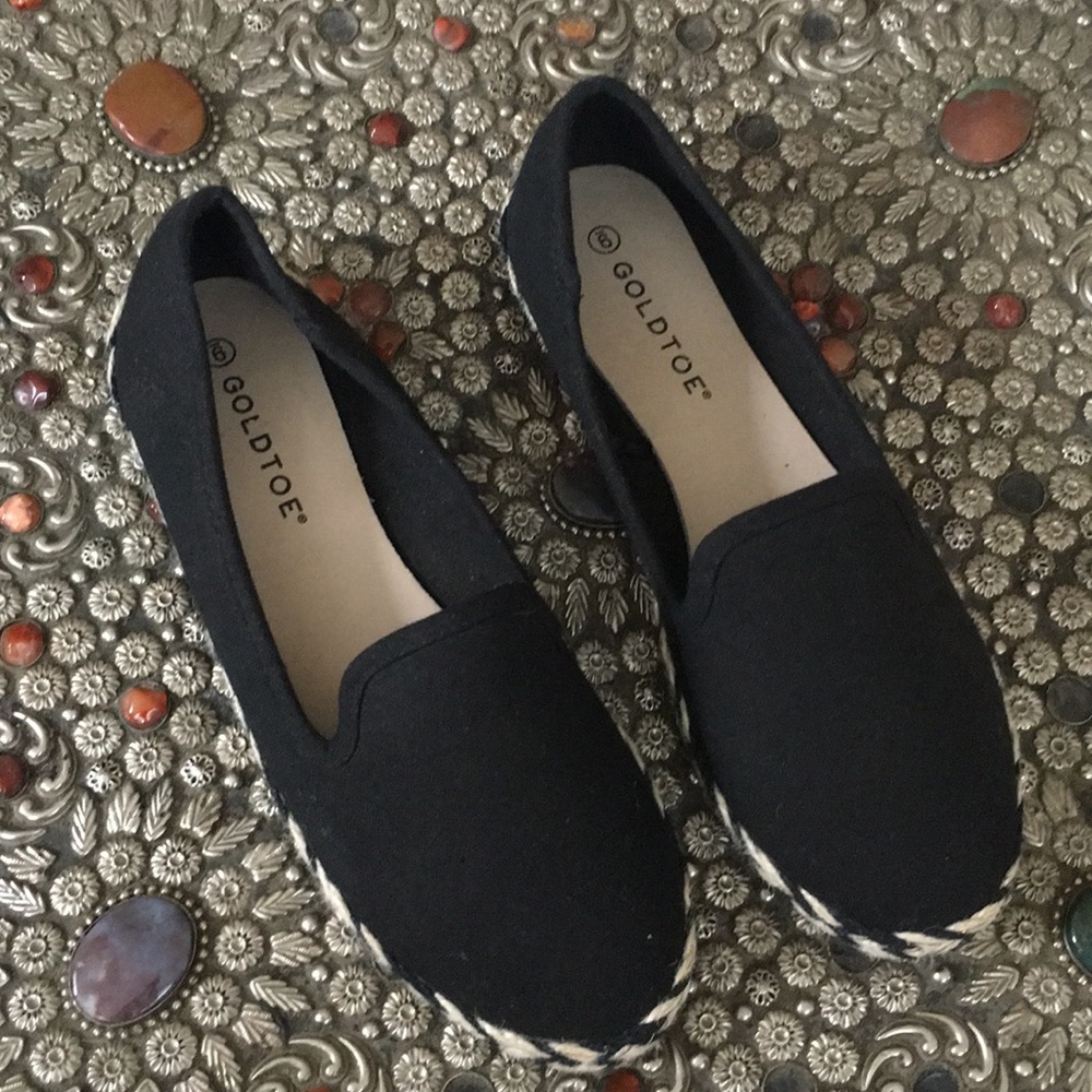 👣 GOLDTOE Flats Size 9 👣